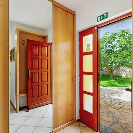 Βίλα Istria Seaview Private Pool And Garage By Rentistra *